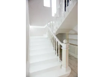 Сходи Солід Класік 020 п-подібні на бетонній основі (вигляд зліва)