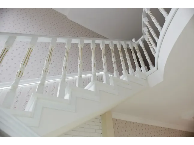 Лестница Солид Класик 020 п-образная на бетонной основе (вид снизу)