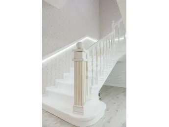 Сходи Солід Класік 020 п-подібні на бетонній основі (вигляд зліва) 2