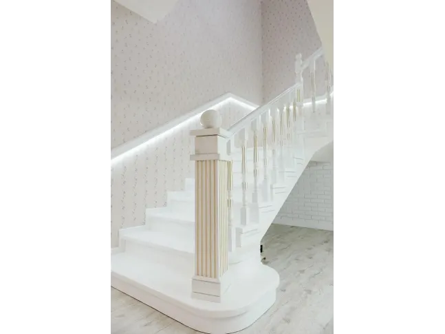 Лестница Солид Класик 020 п-образная на бетонной основе (вид справа).