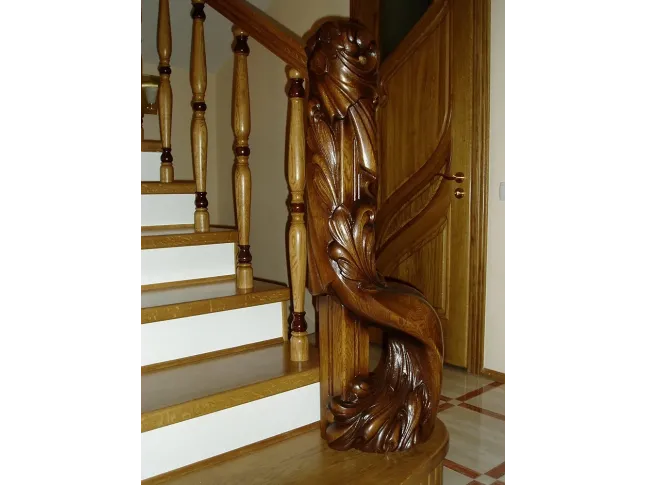 Сходи Солід Класік 040 на бетонній основі (декоративний стовп)