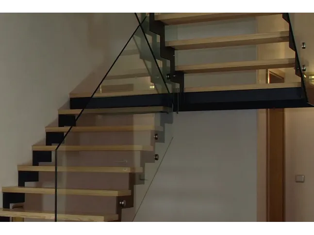 Сходи Техно Глас 010 на металевій основі (поворот)