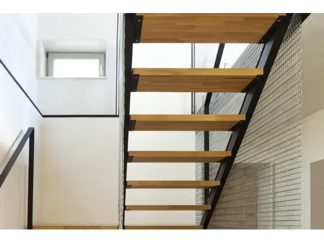 Лестница Техно Метал 010 на металлической основе (вид снизу)