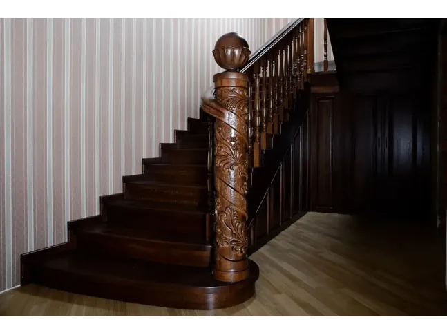 Сходи Традиція Класік 060 п-подібні відкритого типу (вигляд справа).