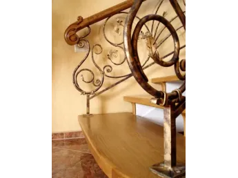 Декоративное окончание поручня "Улитка" резьба по дереву