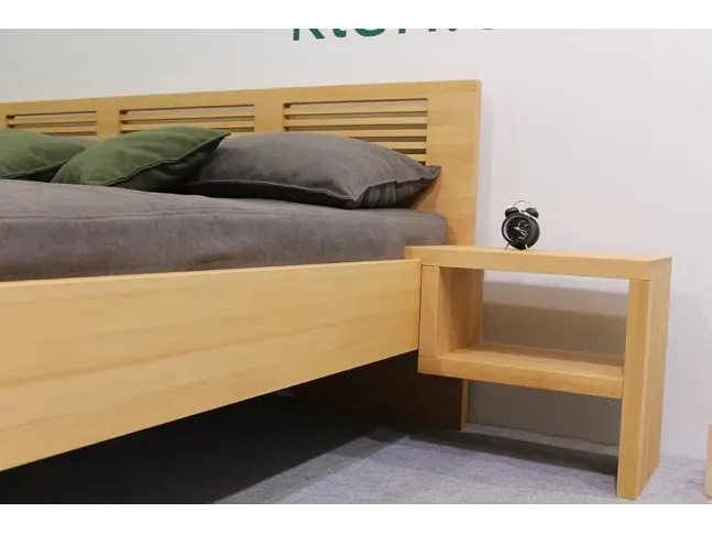 Тумбочка прикроватная Тайгер натурального цвета, материал - бук цельный (общий вид)