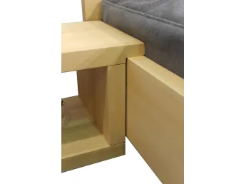 Тумбочка прикроватная Тайгер натурального цвета, материал - бук цельный (вид спереди) 2