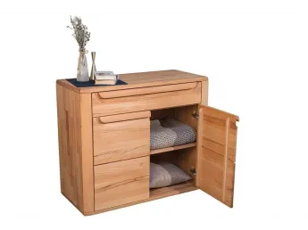 Комод Глория 2-дверный натурального цвета, материал сращенный/цельный бук (общий вид с декором) 2