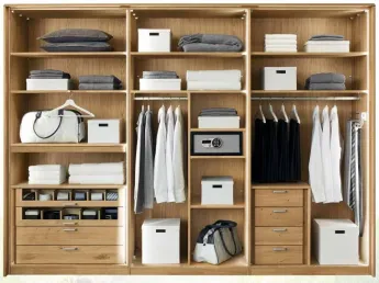 Шкаф Глория натурального цвета, материал сращенный/цельный бук, матовое стекло (общий вид) 2