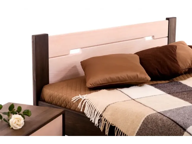 Ліжко Селена темно-коричневого і білого кольорів, матеріал - цільний бук (вигляд спинки)