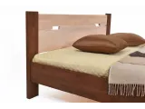 Ліжко Селена коричневого і білого кольорів, матеріал - зрощений бук (вигляд з кута)