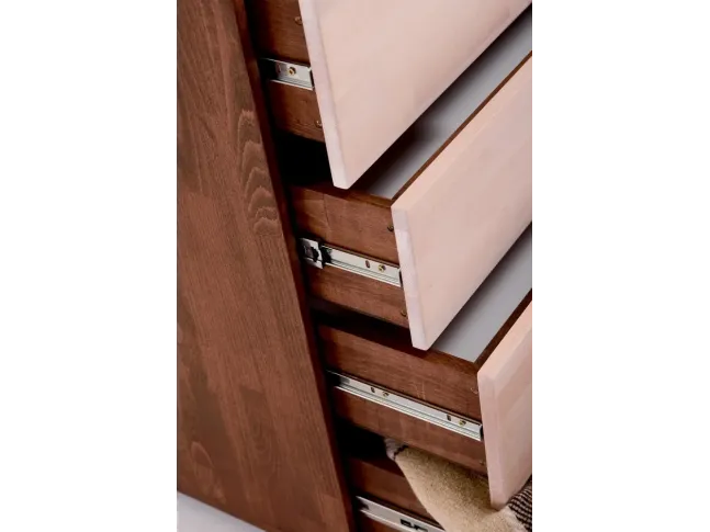 Комод Селена коричневого та білого кольору, матеріал - зрощений бук (фурнітура).