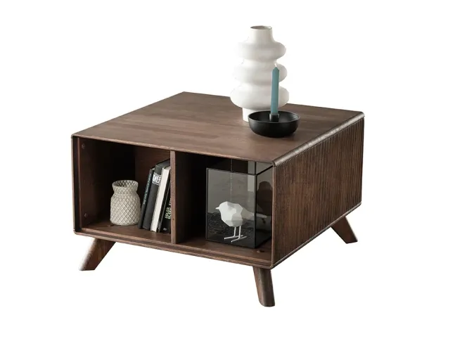 Стол журнальный Groove I  цвета венге, материал - сращенный/цельный бук (общий вид с декором 2)