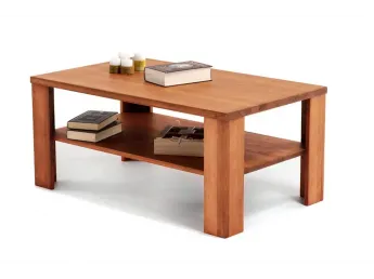 Стол журнальный Беатрис светло-коричневого цвета, материал - цельный бук (общий вид с декором).