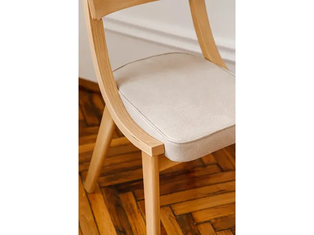 Стілець Diran натурального кольору тканина бежева (вигляд на сидіння)