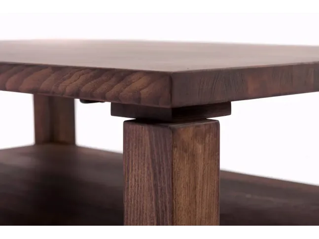 Стіл журнальний Леннокс темно-коричневого кольору, матеріал - цільний бук (вигляд з кута).