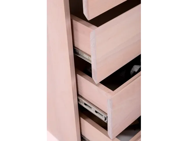 Комод Кетрін білого кольору, матеріал - бук цільний (фурнітура).