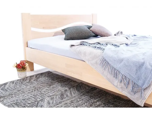 Кровать Венеция белого цвета, материал - срощенный бук (вид сбоку).