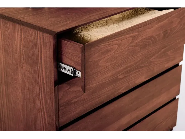 Комод Кетрін коричневого кольору, матеріал - бук цільний (фурнітура).