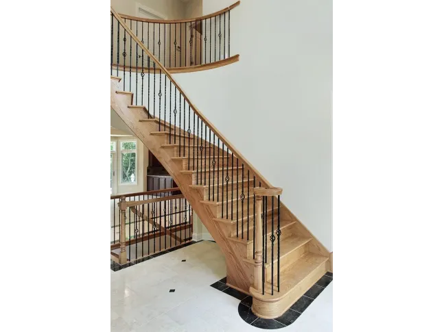 Сходи Традиція Арт 010 з комбінованими поворотами закритого типу (загальний вигляд)