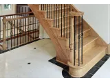 Лестница Традиция Арт 010 с комбинированными поворотами закрытого типа (начало марша)