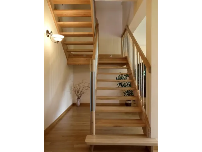 Лестница Модерн Метал 020 п-образная открытого типа (вид спереди)