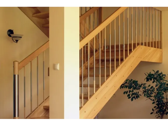 Лестница Модерн Метал 020 п-образная открытого типа (вид справа)