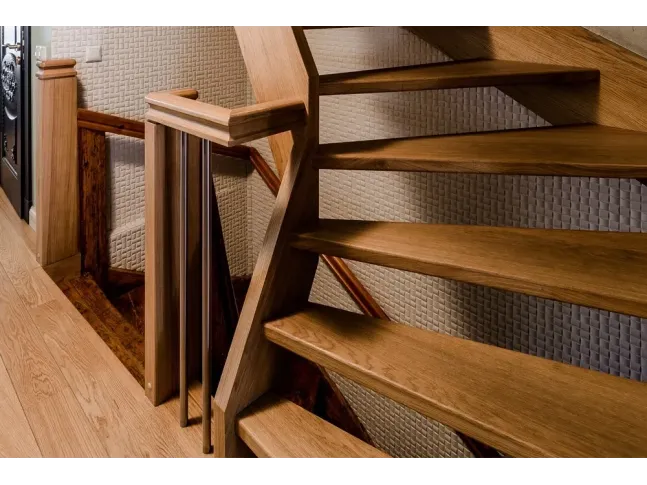 Лестница Олд-лайн Класик 010 с-образная открытого типа (вид справа)