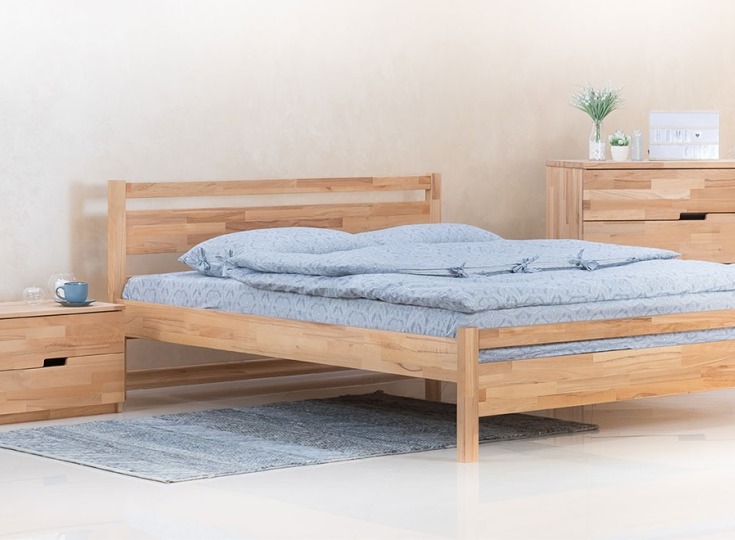 Дерев'яне двоспальне ліжко