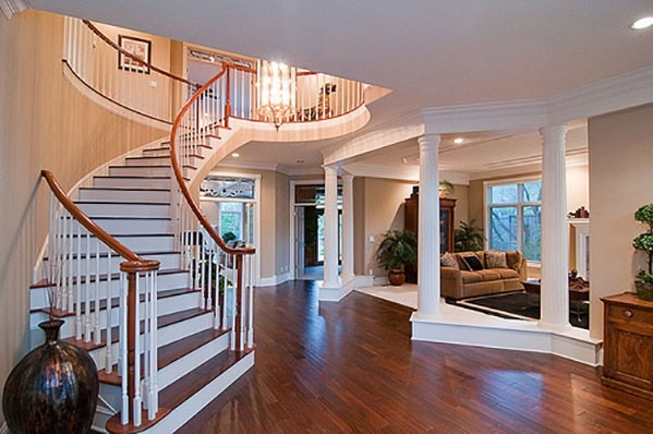 Скільки коштують сходи для будинку з чого складається ціна?