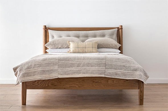 Как сделать деревянную кровать своими руками?